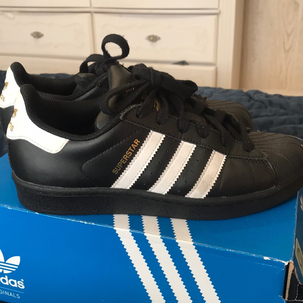 Superstar black adidas shoes